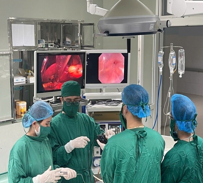 Bệnh viện Hữu nghị Đa khoa Nghệ An tiên phong tán sỏi đường mật bằng điện thủy lực- Ảnh 2. Bệnh viện Hữu nghị Đa khoa Nghệ An tiên phong tán sỏi đường mật bằng điện thủy lực- Ảnh 2.