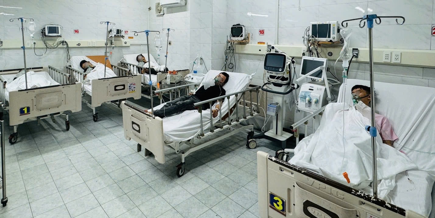 Năm người nhập viện cấp cứu vì ngộ độc khí CO khi đang dùng tiệc tại nhà hàng- Ảnh 1. Năm người nhập viện cấp cứu vì ngộ độc khí CO khi đang dùng tiệc tại nhà hàng- Ảnh 1.