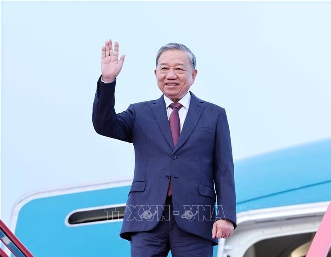 Tổng Bí thư Tô Lâm bắt đầu thăm cấp Nhà nước tới Triều Tiên- Ảnh 1. Tổng Bí thư Tô Lâm bắt đầu thăm cấp Nhà nước tới Triều Tiên- Ảnh 1.