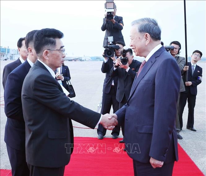 Tổng Bí thư Tô Lâm bắt đầu thăm cấp Nhà nước tới Triều Tiên- Ảnh 2. Tổng Bí thư Tô Lâm bắt đầu thăm cấp Nhà nước tới Triều Tiên- Ảnh 2.