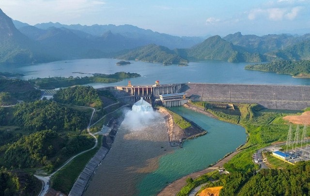 Mở cửa xả đáy thủy điện Tuyên Quang đảm bảo an toàn hồ chứa- Ảnh 2. Mở cửa xả đáy thủy điện Tuyên Quang đảm bảo an toàn hồ chứa- Ảnh 2.