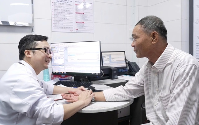 Lão nông ngã giữa đồng, suýt chết vì nhồi máu cơ tim- Ảnh 2. Lão nông ngã giữa đồng, suýt chết vì nhồi máu cơ tim- Ảnh 2.
