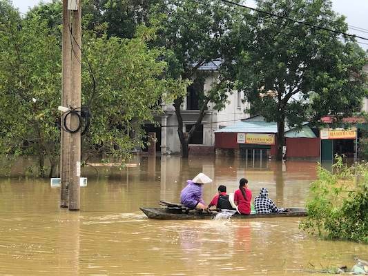 Hơn 3000 hộ dân ở Hà Nội chìm trong nước do lũ trên sông tăng cao kỷ lục- Ảnh 2.