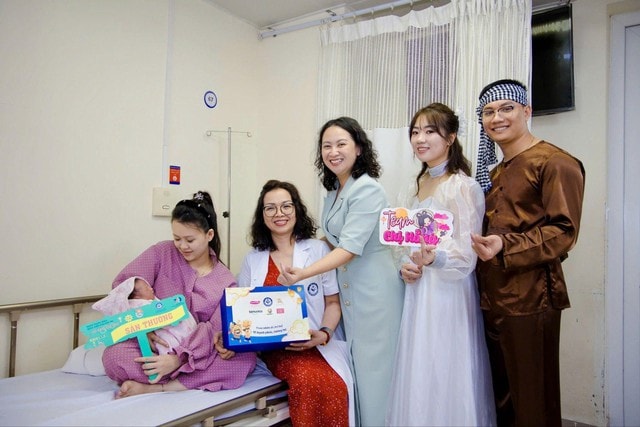 Bimunica, ETU và Eurostore.vn đồng hành cùng Bệnh viện Phụ sản Trung ương trong chương trình 'Trung Thu Yêu Thương'- Ảnh 1. Bimunica, ETU và Eurostore.vn đồng hành cùng Bệnh viện Phụ sản Trung ương trong chương trình 'Trung Thu Yêu Thương'- Ảnh 1.