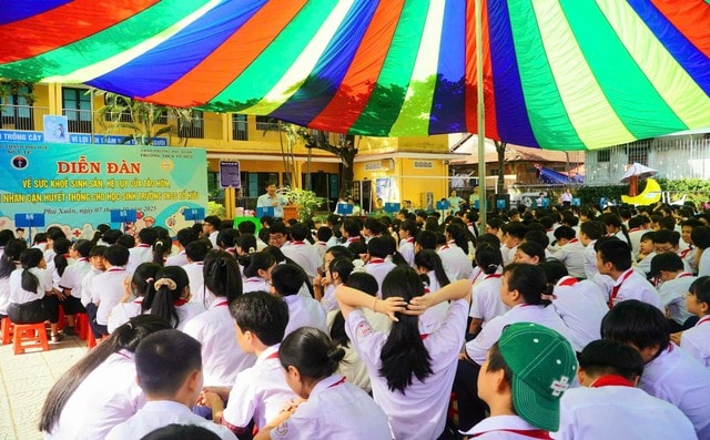 Ngày Quốc tế Trẻ em gái: Huế đẩy mạnh truyền thông sức khỏe sinh sản vị thành niên- Ảnh 1. Ngày Quốc tế Trẻ em gái: Huế đẩy mạnh truyền thông sức khỏe sinh sản vị thành niên- Ảnh 1.