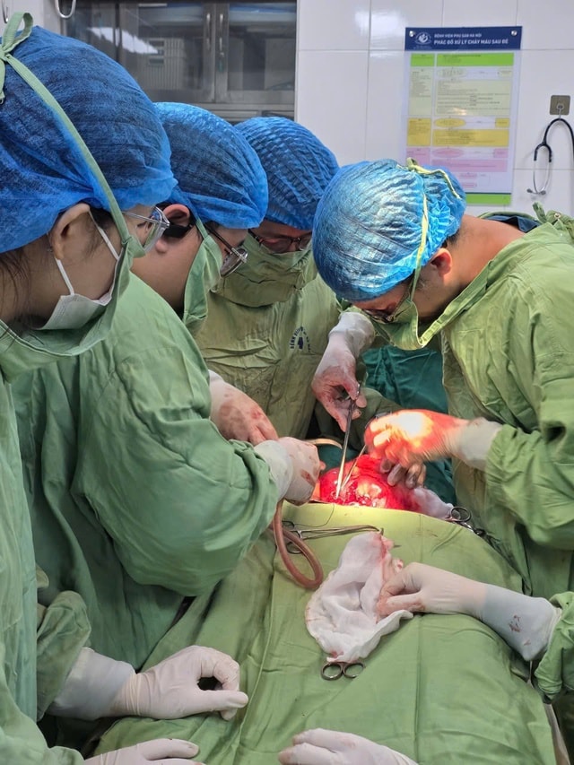Cô gái 27 tuổi ở Hà Nội bị vỡ tử cung vì tự phá thai bằng thuốc tại nhà- Ảnh 1. Cô gái 27 tuổi ở Hà Nội bị vỡ tử cung vì tự phá thai bằng thuốc tại nhà- Ảnh 1.