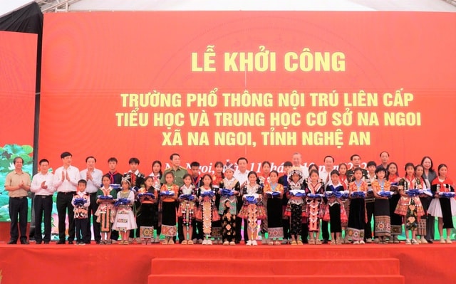Tổng Bí thư Tô Lâm dự Lễ khởi công xây dựng Trường Phổ thông nội trú liên cấp TH và THCS Na Ngoi- Ảnh 4. Tổng Bí thư Tô Lâm dự Lễ khởi công xây dựng Trường Phổ thông nội trú liên cấp TH và THCS Na Ngoi- Ảnh 4.