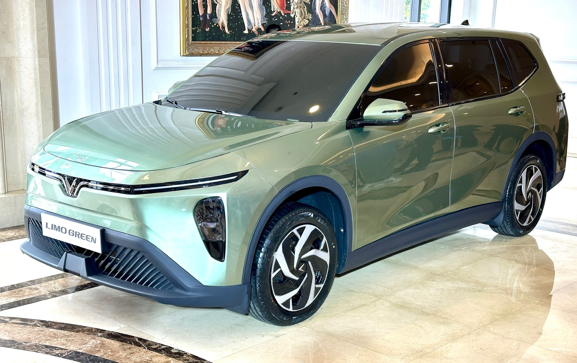 Limo Green vươn lên top đầu phân khúc MPV 7 chỗ.