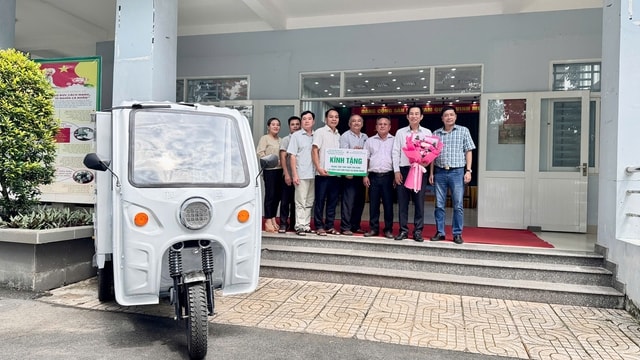 Bệnh viện Lê Văn Thịnh tặng xe điện, hỗ trợ khám bệnh định kỳ tại Trung tâm Điều dưỡng tâm thần Tân Định- Ảnh 1. Bệnh viện Lê Văn Thịnh tặng xe điện, hỗ trợ khám bệnh định kỳ tại Trung tâm Điều dưỡng tâm thần Tân Định- Ảnh 1.