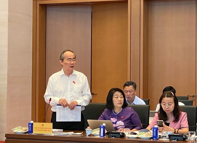 GS Nguyễn Thiện Nhân góp ý Luật Dân số: Không hành động ngay bây giờ, chúng ta sẽ không còn cơ hội khắc phục- Ảnh 2. GS Nguyễn Thiện Nhân góp ý Luật Dân số: Không hành động ngay bây giờ, chúng ta sẽ không còn cơ hội khắc phục- Ảnh 2.