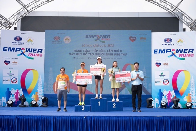 Gần 3.000 người chạy góp quỹ giúp bệnh nhân ung thư nghèo- Ảnh 9. Gần 3.000 người chạy góp quỹ giúp bệnh nhân ung thư nghèo- Ảnh 9.