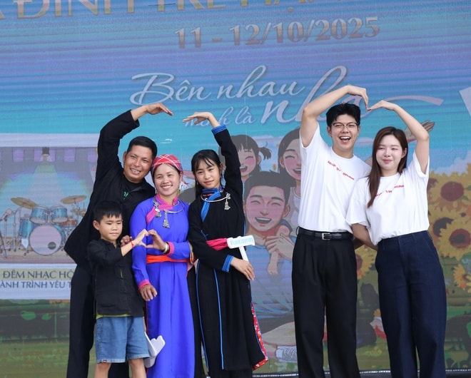 Gia đình trẻ tiêu biểu năm 2025: Những tổ ấm nhỏ gieo yêu thương lớn- Ảnh 4.