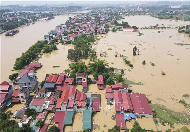Bắc Ninh: Hơn 700 hộ dân xã Tiên Lục vẫn bị cô lập do mưa lũ- Ảnh 1. Bắc Ninh: Hơn 700 hộ dân xã Tiên Lục vẫn bị cô lập do mưa lũ- Ảnh 1.