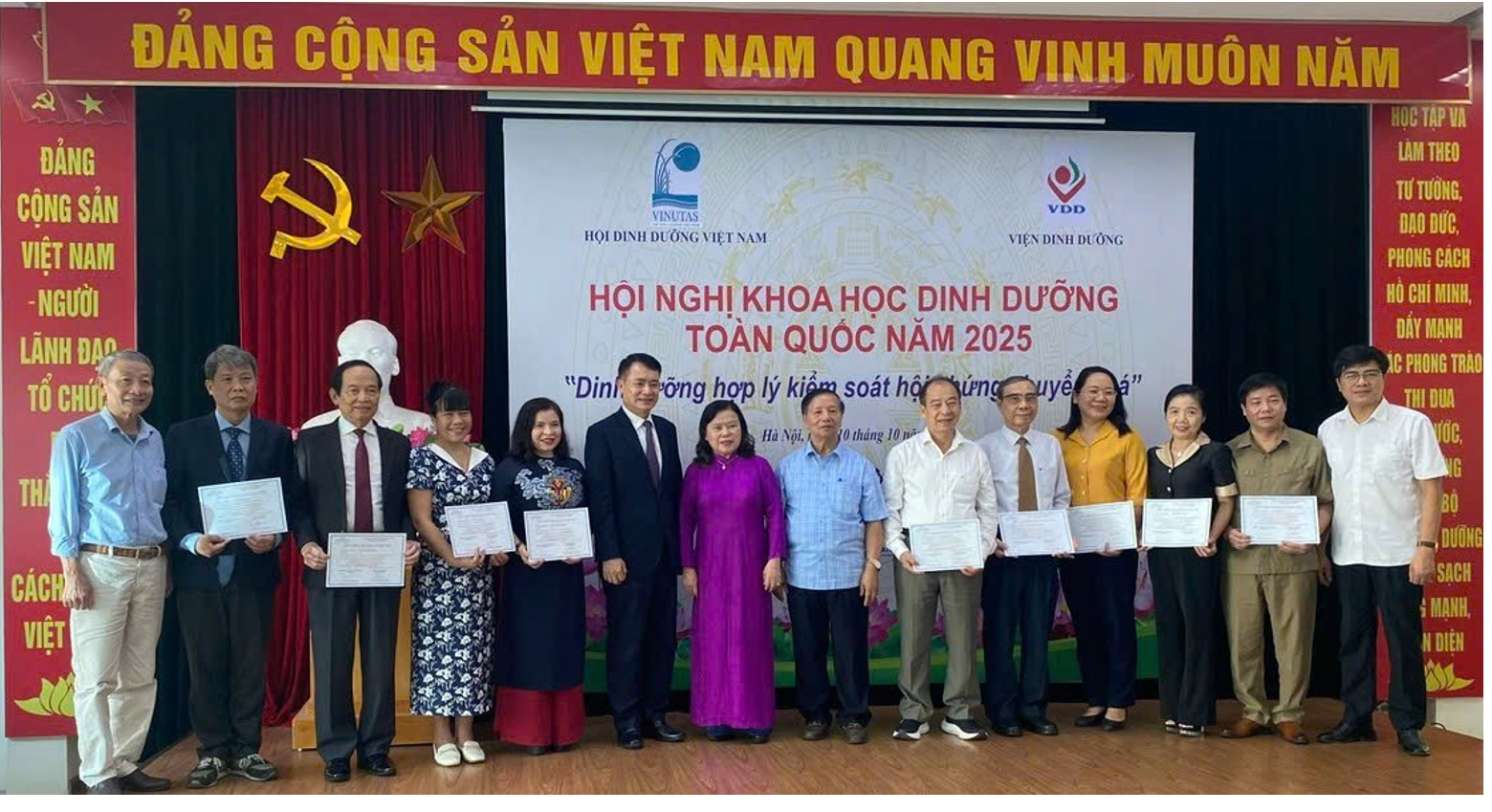 Dinh dưỡng hợp lý, thay đổi lối sống có thể giúp giảm bệnh về hội chứng chuyển hóa- Ảnh 4. Dinh dưỡng hợp lý, thay đổi lối sống có thể giúp giảm bệnh về hội chứng chuyển hóa- Ảnh 4.