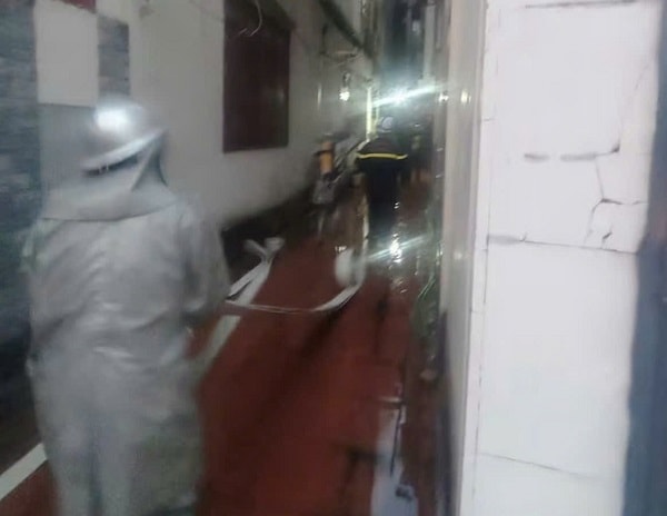 Cháy nhà dân trong ngõ, 3 người may mắn thoát nạn- Ảnh 2. Cháy nhà dân trong ngõ, 3 người may mắn thoát nạn- Ảnh 2.