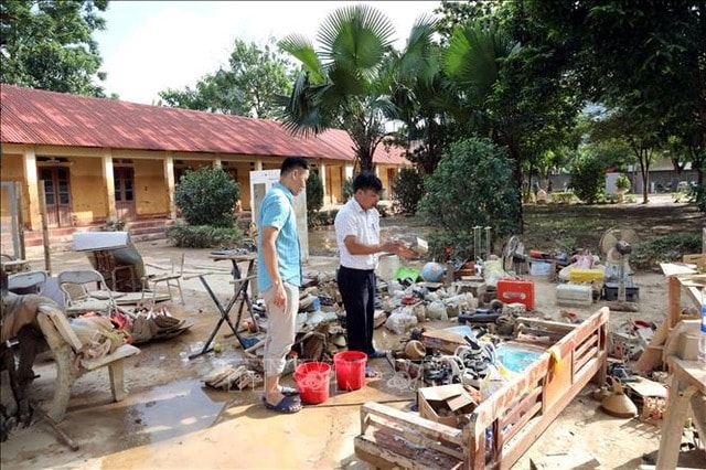 Thủ tướng yêu cầu thống kê thiệt hại do bão số 11 để kịp thời hỗ trợ ngành giáo dục- Ảnh 1. Thủ tướng yêu cầu thống kê thiệt hại do bão số 11 để kịp thời hỗ trợ ngành giáo dục- Ảnh 1.
