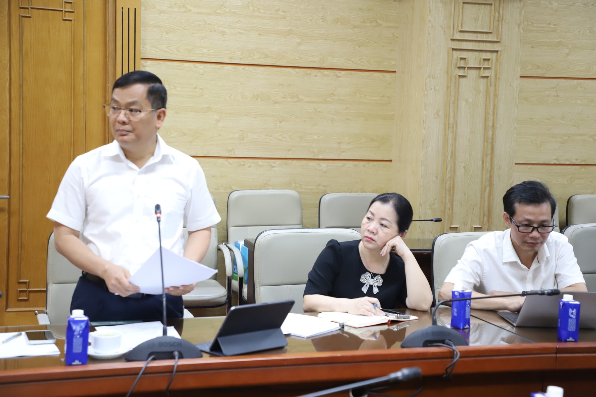 Thứ trưởng Đỗ Xuân Tuyên: Xây dựng Thông tư mới để đưa dịch vụ y học cổ truyền đến gần hơn với người dân- Ảnh 4. Thứ trưởng Đỗ Xuân Tuyên: Xây dựng Thông tư mới để đưa dịch vụ y học cổ truyền đến gần hơn với người dân- Ảnh 4.