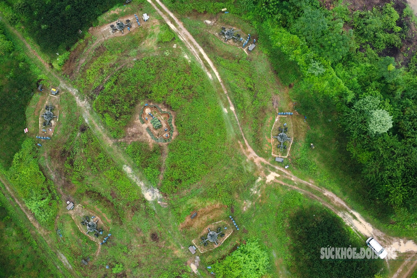 Cận cảnh trận địa pháo diễn tập bắn UAV và thiết bị không người lái- Ảnh 1.