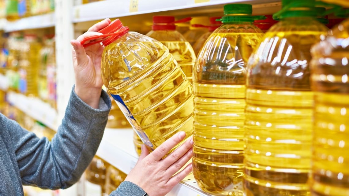 Phát hiện 6 loại dầu thực vật kém chất lượng, hàng giả, đã phân phối nhiều nơi- Ảnh 1. Phát hiện 6 loại dầu thực vật kém chất lượng, hàng giả, đã phân phối nhiều nơi- Ảnh 1.