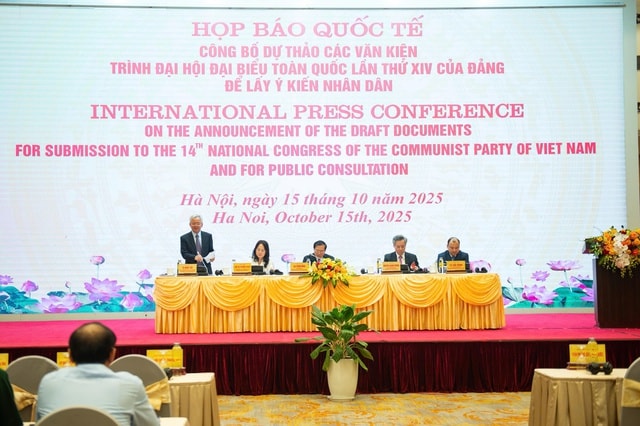 Lấy ý kiến nhân dân về dự thảo các Văn kiện trình Đại hội XIV của Đảng từ 15/10 - 15/11/2025- Ảnh 1. Lấy ý kiến nhân dân về dự thảo các Văn kiện trình Đại hội XIV của Đảng từ 15/10 - 15/11/2025- Ảnh 1.