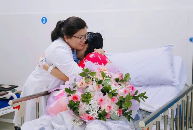 Cứu sống thai nhi 29 tuần tuổi nhờ thông tim ngay trong bụng mẹ- Ảnh 3.