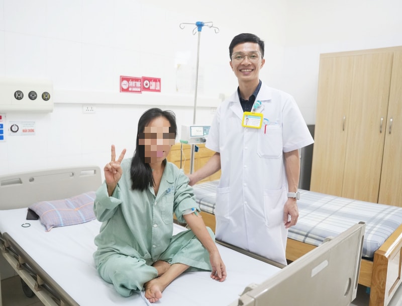 Giành sự sống cho người phụ nữ sốc mất máu, vỡ thận độ V sau tai nạn giao thông - Ảnh 2. Giành sự sống cho người phụ nữ sốc mất máu, vỡ thận độ V sau tai nạn giao thông - Ảnh 2.