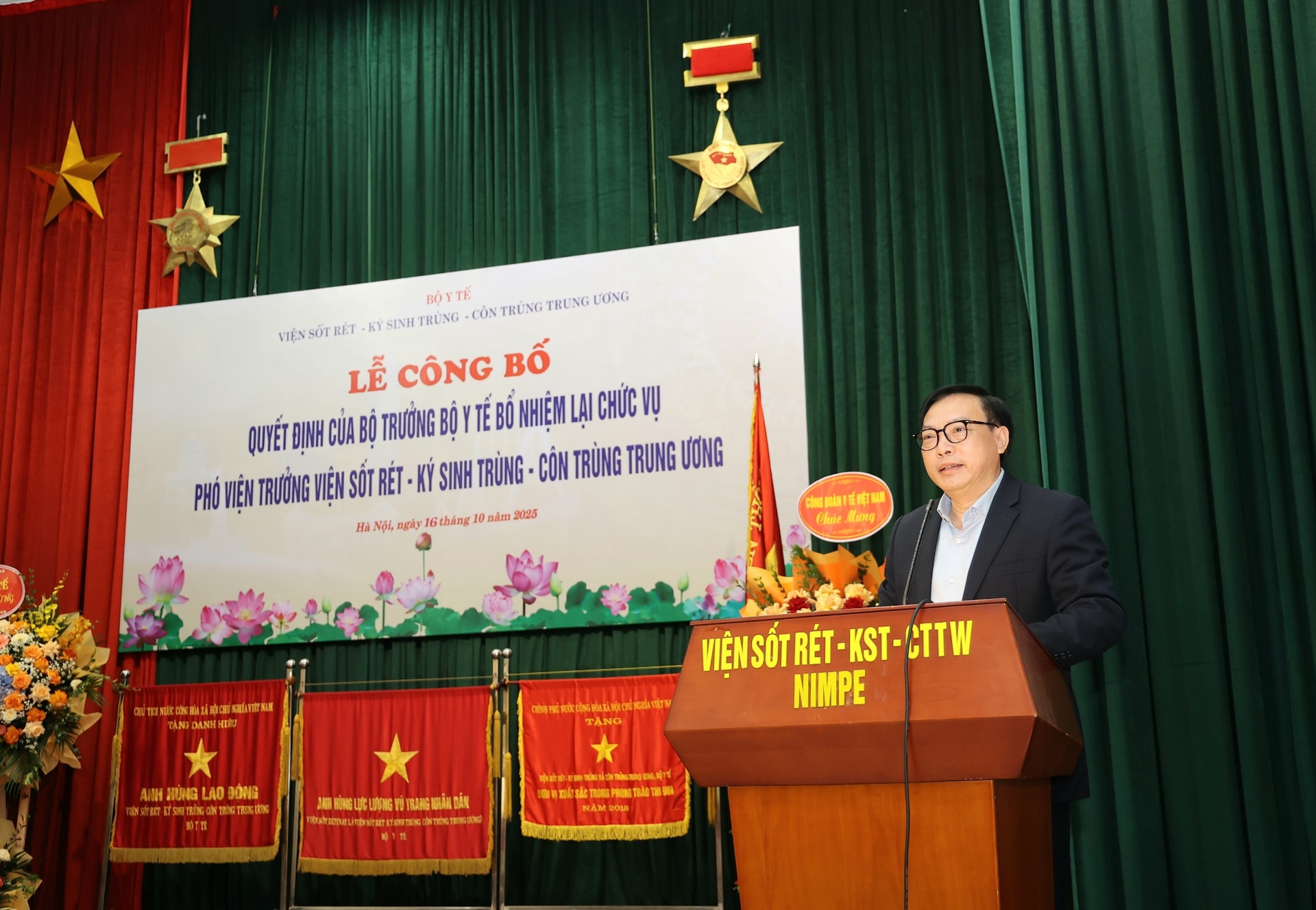 Bộ Y tế bổ nhiệm lại Phó Viện trưởng phụ trách Viện Sốt rét - Ký sinh trùng - Côn trùng Trung ương- Ảnh 3. Bộ Y tế bổ nhiệm lại Phó Viện trưởng phụ trách Viện Sốt rét - Ký sinh trùng - Côn trùng Trung ương- Ảnh 3.