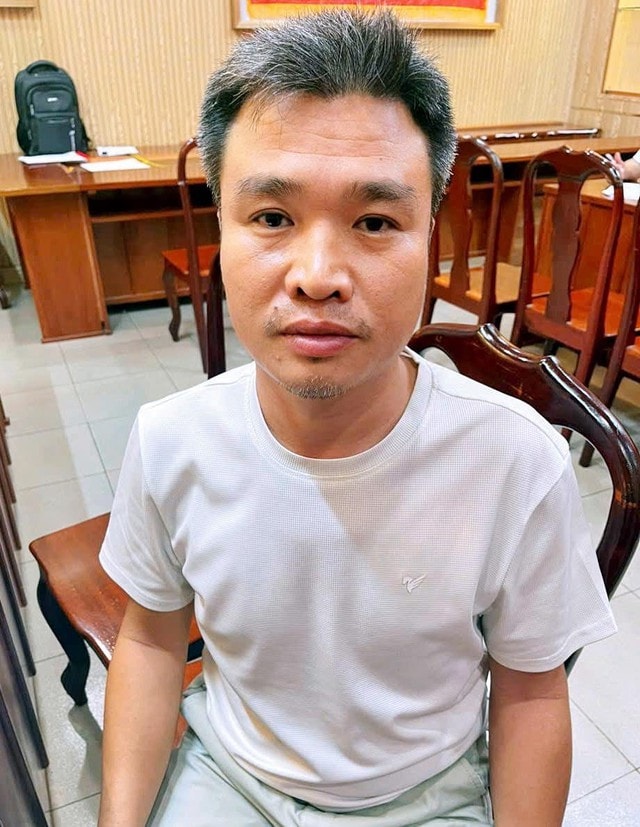 Bắt ổ nhóm lừa đảo 'mua vàng thật, bán vàng giả' - Ảnh 1.