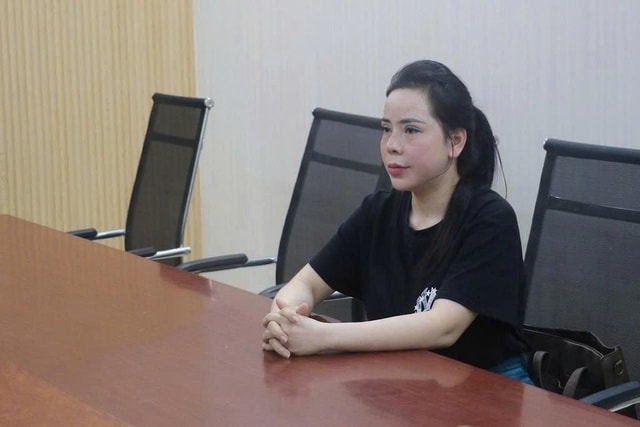 Khởi tố 'nữ bác sĩ rởm' lừa dân miền núi bằng chiêu khám bệnh miễn phí- Ảnh 1. Khởi tố 'nữ bác sĩ rởm' lừa dân miền núi bằng chiêu khám bệnh miễn phí- Ảnh 1.