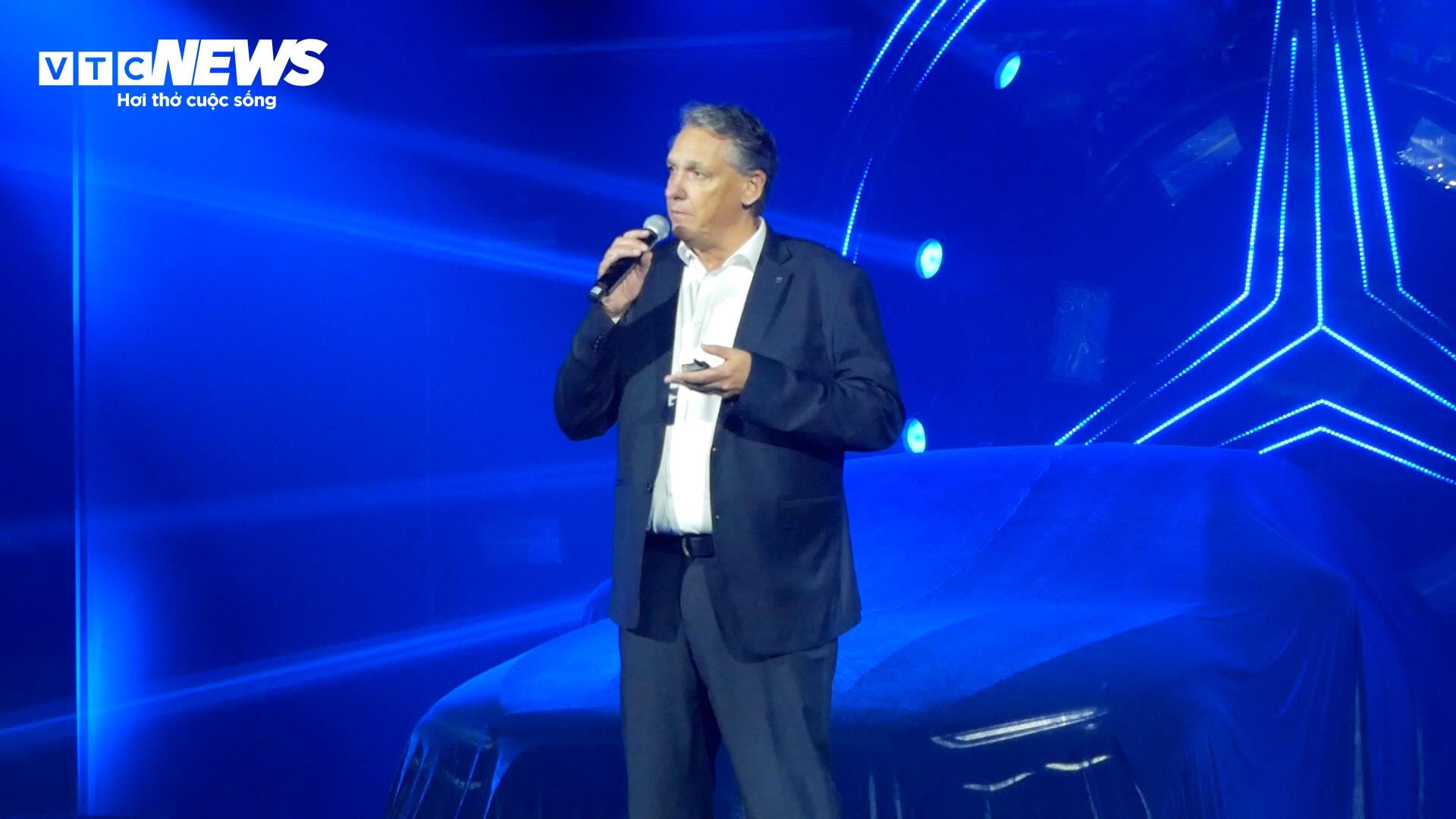 Tổng Giám đốc Mercedes-Benz Việt Nam Gerd Bitterlich tại sự kiện ra mắt thế hệ E-Class mới. (Ảnh: Nguyễn Trung)