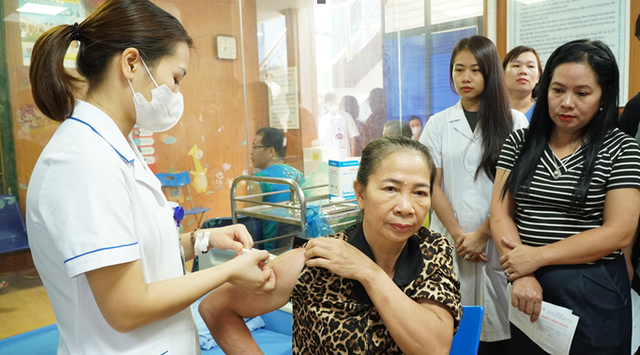 'Pháo đài trắng' giữa biển nước- Ảnh 5. 'Pháo đài trắng' giữa biển nước- Ảnh 5.