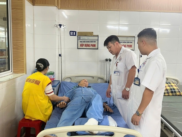 'Pháo đài trắng' giữa biển nước- Ảnh 4. 'Pháo đài trắng' giữa biển nước- Ảnh 4.