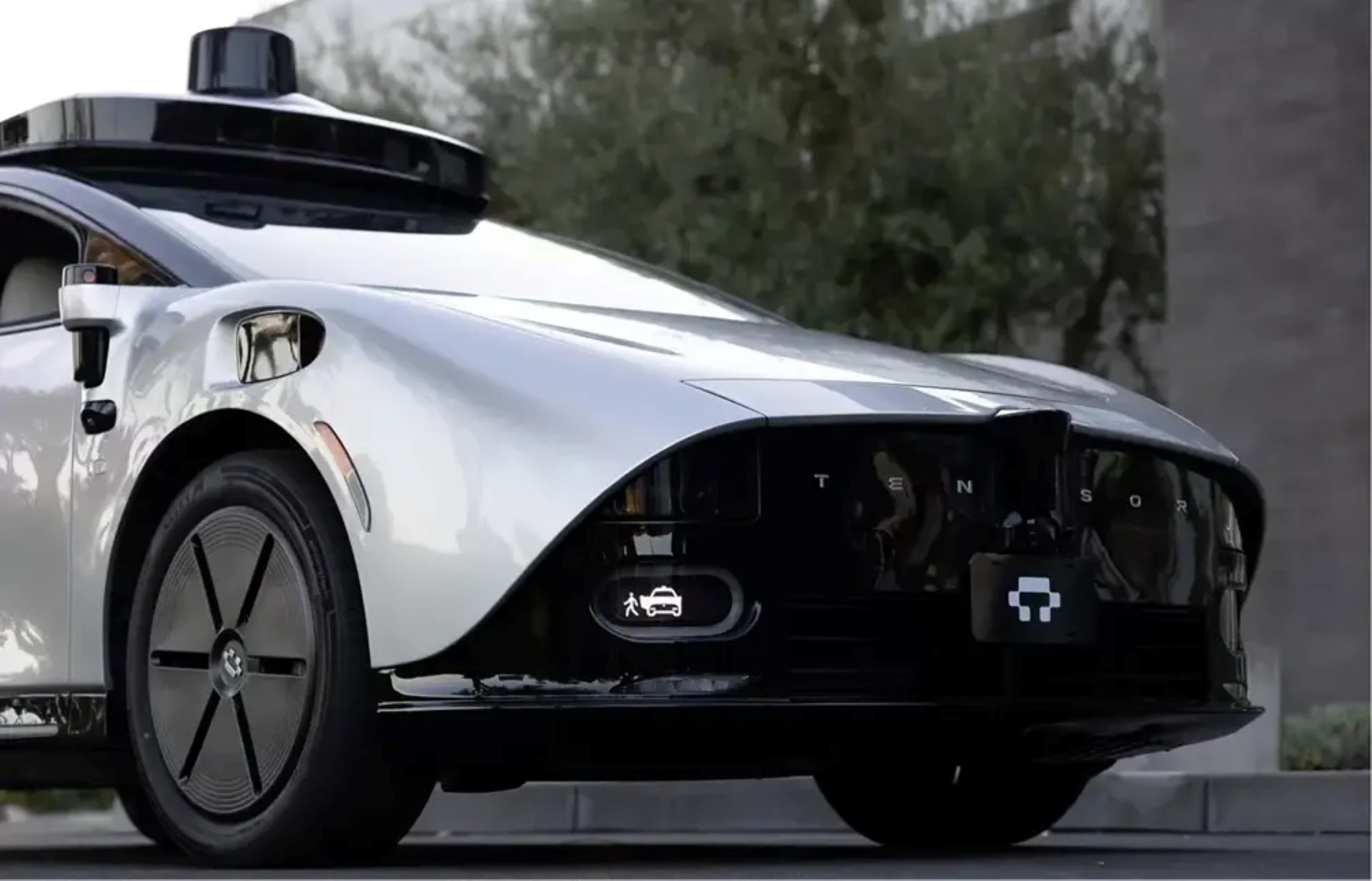 Xe điện tự lái đầu tiên trên thế giới 'Made-by-VinFast' gây tò mò ở Trung Đông - 3