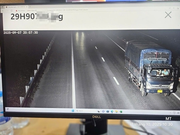 Cục CSGT lên tiếng về thông tin camera AI phạt nguội 'nhầm' xe tải trên cao tốc Nội Bài - Lào Cai- Ảnh 2. Cục CSGT lên tiếng về thông tin camera AI phạt nguội 'nhầm' xe tải trên cao tốc Nội Bài - Lào Cai- Ảnh 2.