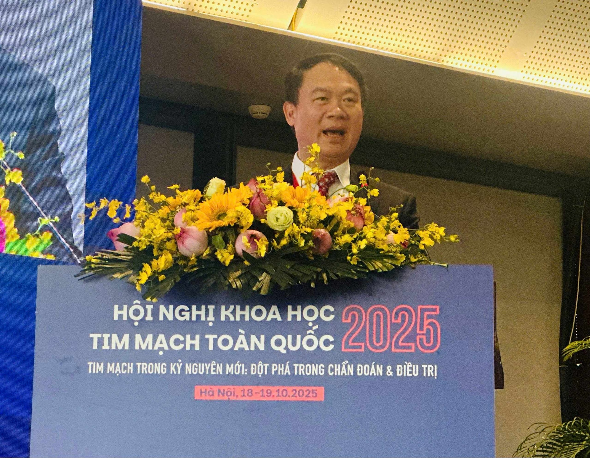 ‘Một người chết đột ngột, gần như 90% là do nguyên nhân về tim’- Ảnh 1. ‘Một người chết đột ngột, gần như 90% là do nguyên nhân về tim’- Ảnh 1.
