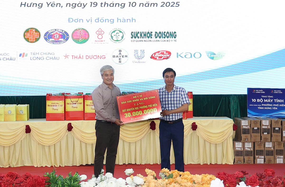 Hơn 1.000 người dân Hưng Yên được khám, tầm soát sức khoẻ, cấp phát thuốc miễn phí- Ảnh 6. Hơn 1.000 người dân Hưng Yên được khám, tầm soát sức khoẻ, cấp phát thuốc miễn phí- Ảnh 6.