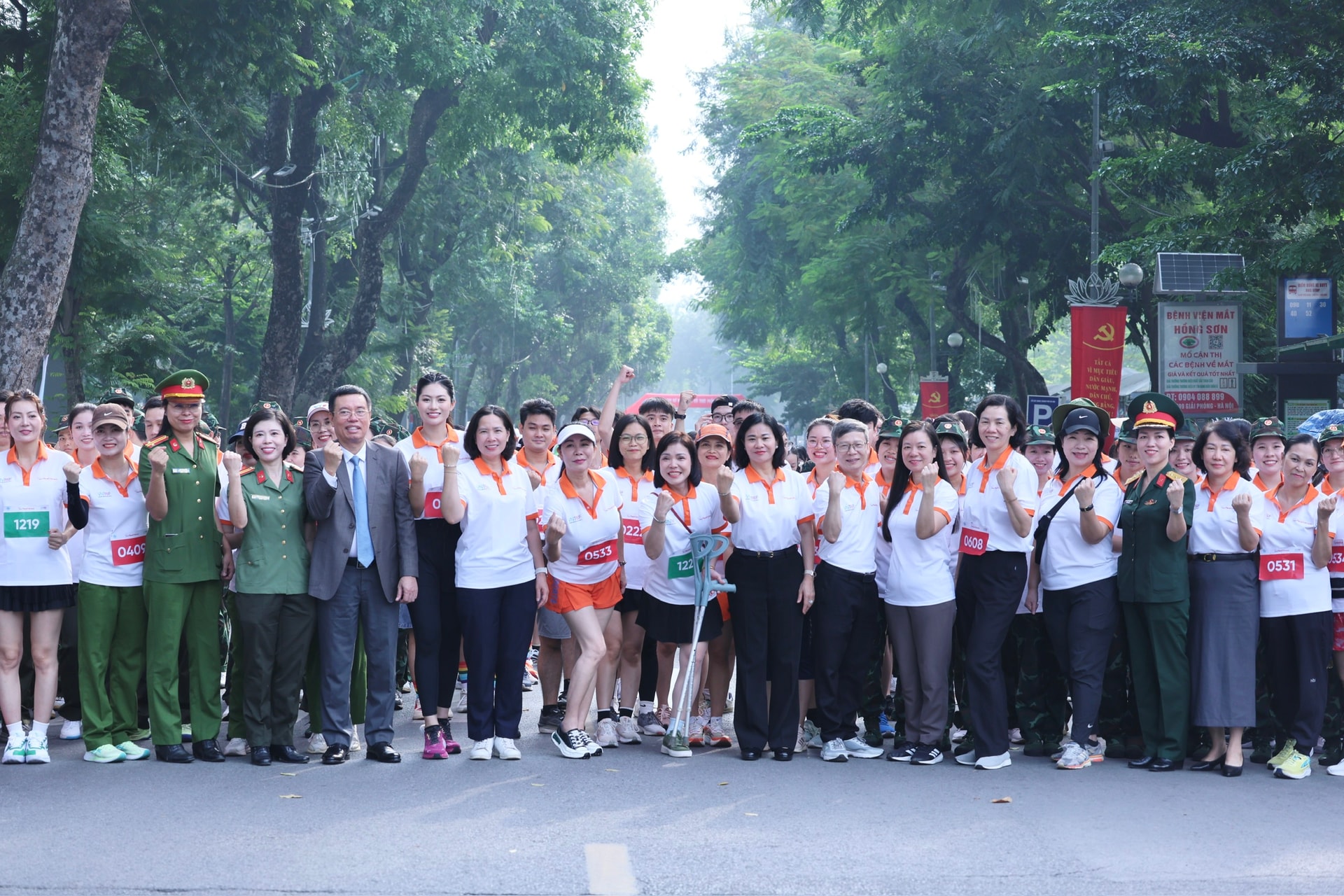 Gần 2.000 người tham gia giải chạy hưởng ứng vì môi trường không khói thuốc- Ảnh 1.