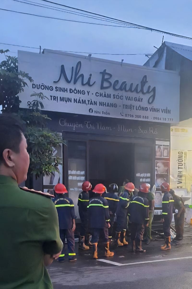 Cháy nhà khiến 4 người thương vong tại Gia Lai- Ảnh 1. Cháy nhà khiến 4 người thương vong tại Gia Lai- Ảnh 1.
