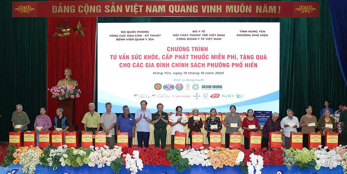 Hơn 1.000 người dân Hưng Yên được khám, tầm soát sức khoẻ, cấp phát thuốc miễn phí- Ảnh 5. Hơn 1.000 người dân Hưng Yên được khám, tầm soát sức khoẻ, cấp phát thuốc miễn phí- Ảnh 5.