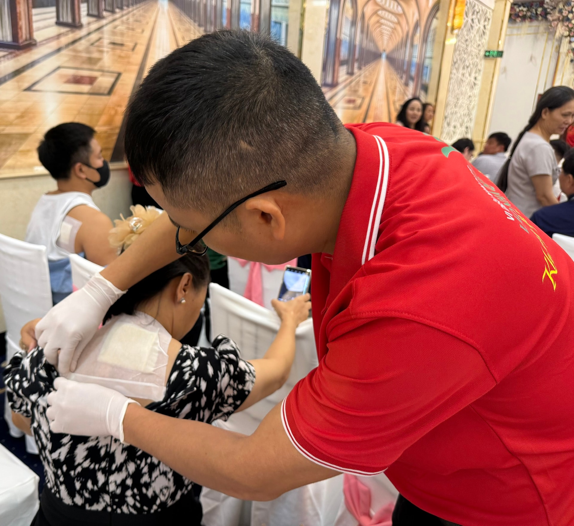 Bệnh cơ xương khớp trẻ hoá, chất lượng cuộc sống người mắc ảnh hưởng nghiêm trọng- Ảnh 4. Bệnh cơ xương khớp trẻ hoá, chất lượng cuộc sống người mắc ảnh hưởng nghiêm trọng- Ảnh 4.