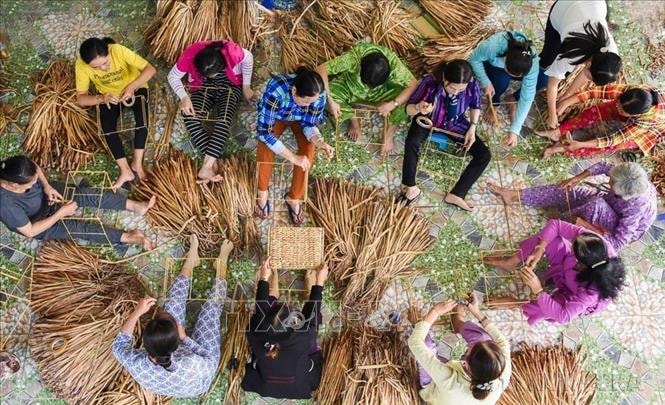 Phụ nữ Việt Nam phát huy truyền thống vẻ vang trong kỷ nguyên mới- Ảnh 19.