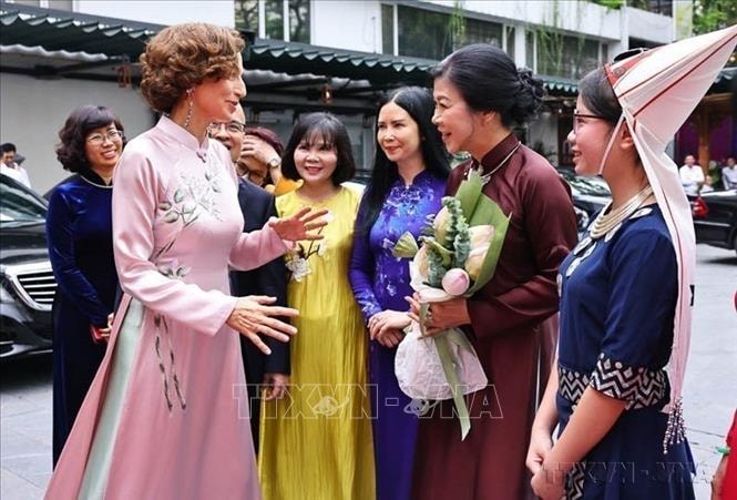Phụ nữ Việt Nam phát huy truyền thống vẻ vang trong kỷ nguyên mới- Ảnh 8.