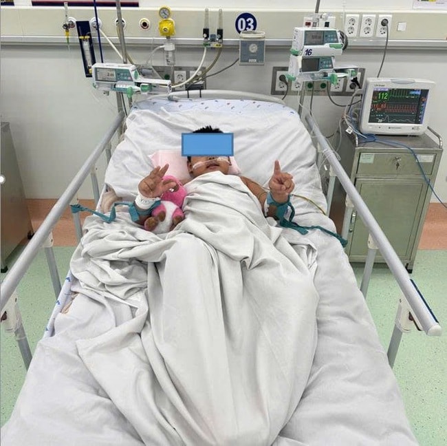 Bé trai 7 tuổi bị sốt xuất huyết Dengue nặng hồi phục ngoạn mục- Ảnh 1. Bé trai 7 tuổi bị sốt xuất huyết Dengue nặng hồi phục ngoạn mục- Ảnh 1.