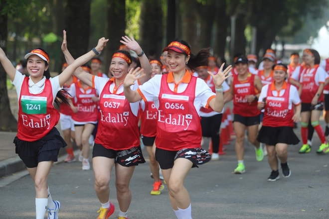 Gần 2.000 người tham gia giải chạy hưởng ứng vì môi trường không khói thuốc- Ảnh 2.