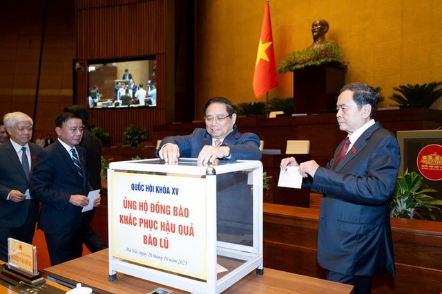 Khai mạc Kỳ họp thứ 10: Quốc hội quyết định nhiều nội dung có ý nghĩa quan trọng, chiến lược- Ảnh 4. Khai mạc Kỳ họp thứ 10: Quốc hội quyết định nhiều nội dung có ý nghĩa quan trọng, chiến lược- Ảnh 4.
