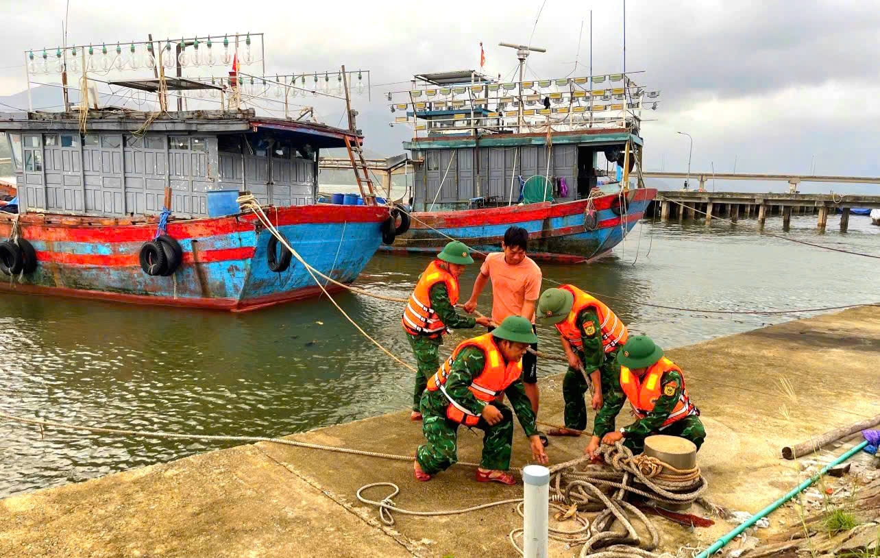 Huế dự báo mưa lớn, biên phòng triển khai ứng phó bão số 12- Ảnh 1. Huế dự báo mưa lớn, biên phòng triển khai ứng phó bão số 12- Ảnh 1.
