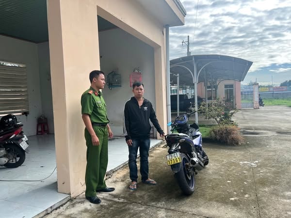 Liều mình trộm xe mô tô do nợ nần chơi game trực tuyến- Ảnh 1. Liều mình trộm xe mô tô do nợ nần chơi game trực tuyến- Ảnh 1.