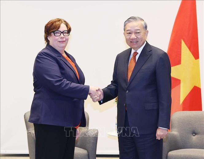 Tổng Bí thư Tô Lâm tiếp Chủ tịch Đảng Cộng sản Phần Lan Tiina Sandberg- Ảnh 2. Tổng Bí thư Tô Lâm tiếp Chủ tịch Đảng Cộng sản Phần Lan Tiina Sandberg- Ảnh 2.
