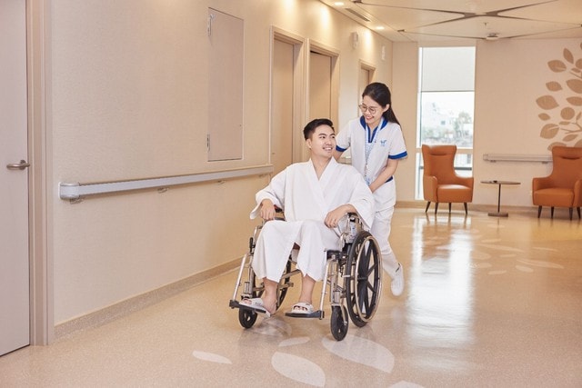 Chăm sóc y tế bắt đầu từ sự thấu hiểu con người- Ảnh 5. Chăm sóc y tế bắt đầu từ sự thấu hiểu con người- Ảnh 5.