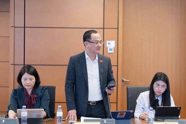 Lo ngại viên chức 'chân ngoài dài hơn chân trong', lợi dụng thương hiệu công để kinh doanh riêng- Ảnh 2. Lo ngại viên chức 'chân ngoài dài hơn chân trong', lợi dụng thương hiệu công để kinh doanh riêng- Ảnh 2.
